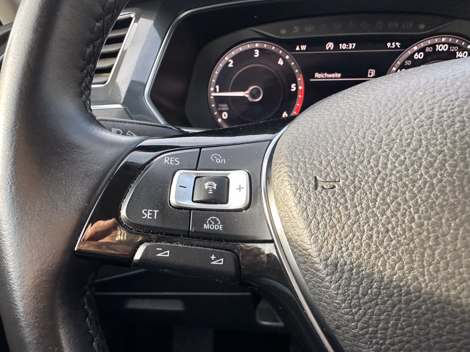 Volkswagen Tiguan Allspace 2.0 TDI R-Line/Auto./LED/Kamera