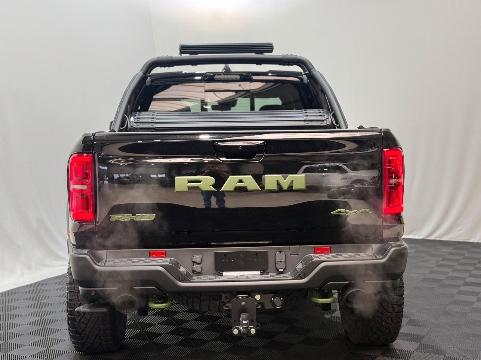 Fahrzeugabbildung Dodge RAM 1500 RHO H/O Olive Edition