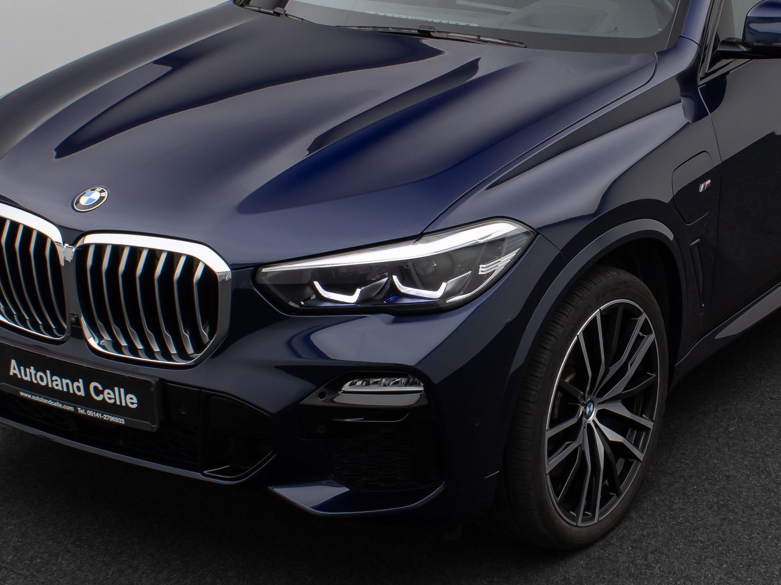 Fahrzeugabbildung BMW X5 xD45e M Sport Panorama 360°HUD DAB H/K 22Zoll