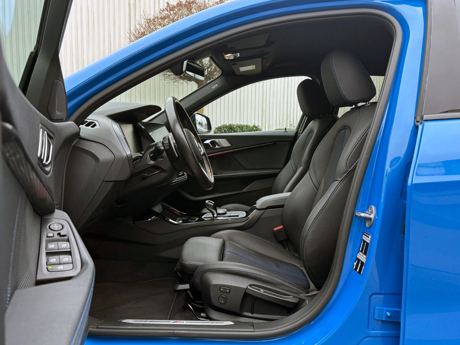 Fahrzeugabbildung BMW 120i Steptr. M-Sport Temp. NAV PDC LED AHK SHZ