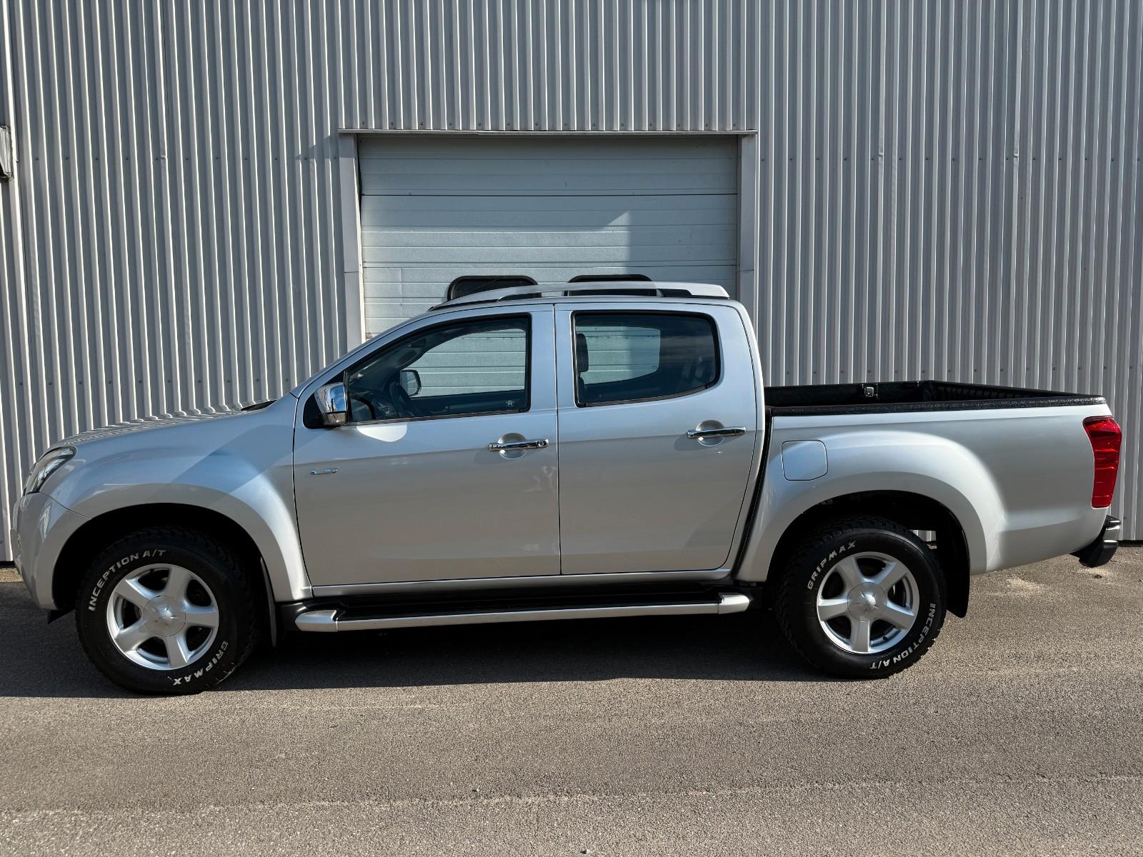 Isuzu D-Max Double Cab 4WD – 163 ch – Automatique – Cuir