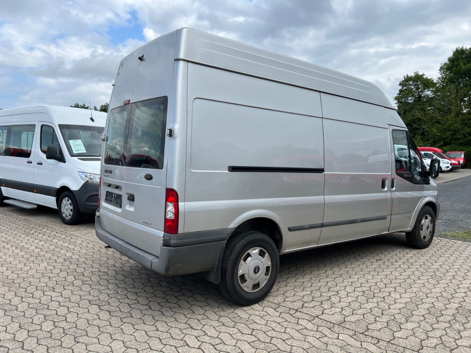 Fahrzeugabbildung Ford Transit KLIMA FT 350 L Trend LKW Kasten Export