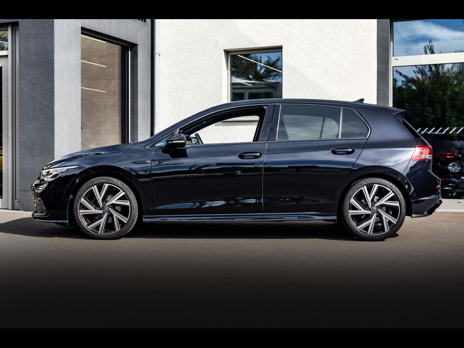 Volkswagen Golf VIII 1.5 eTSI R-LINE DSG7°KAM°ACC°18' imagem 2