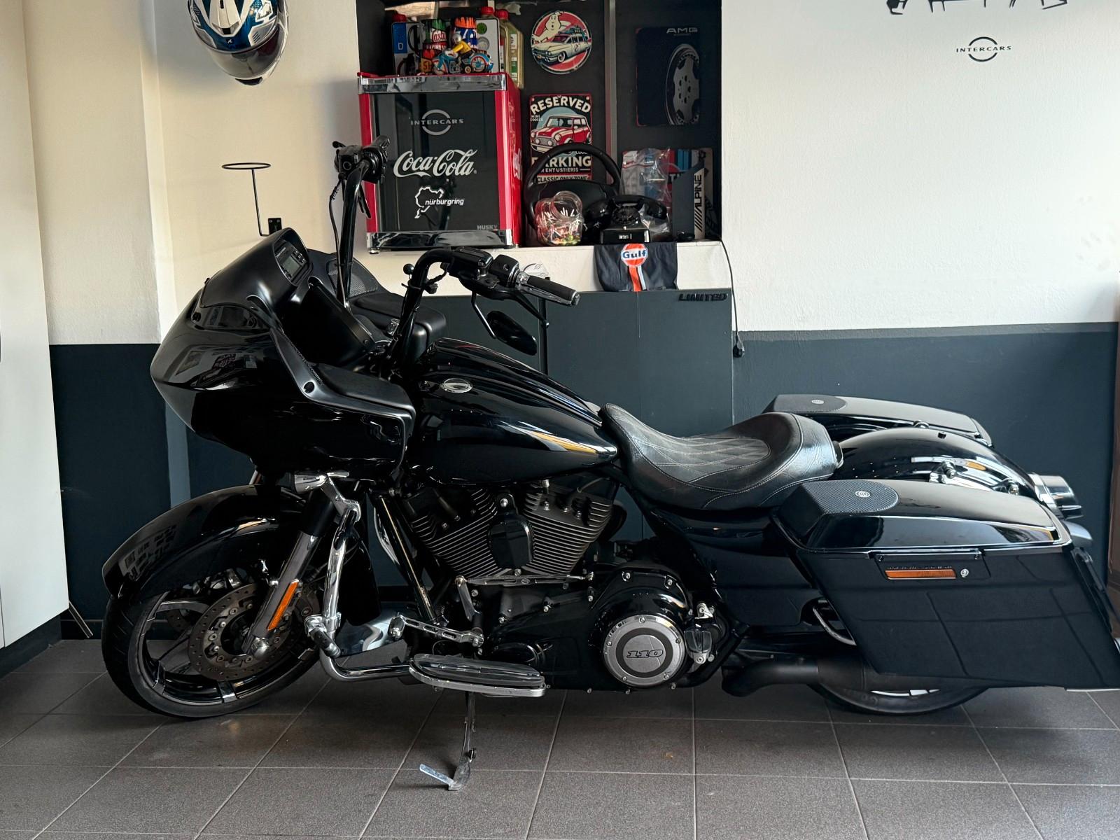 Harley-Davidson Road Glide CVO 110 Screamin' Eagle FLTRXSE2
