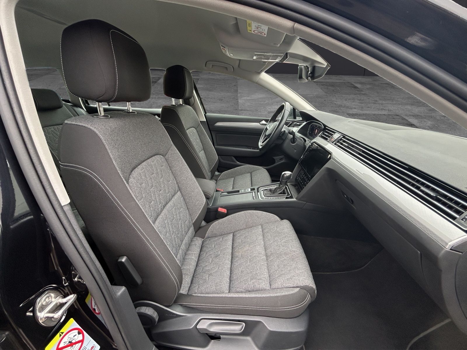 Fahrzeugabbildung Volkswagen Passat Variant TSI Business DSG LED Navi AID ACC