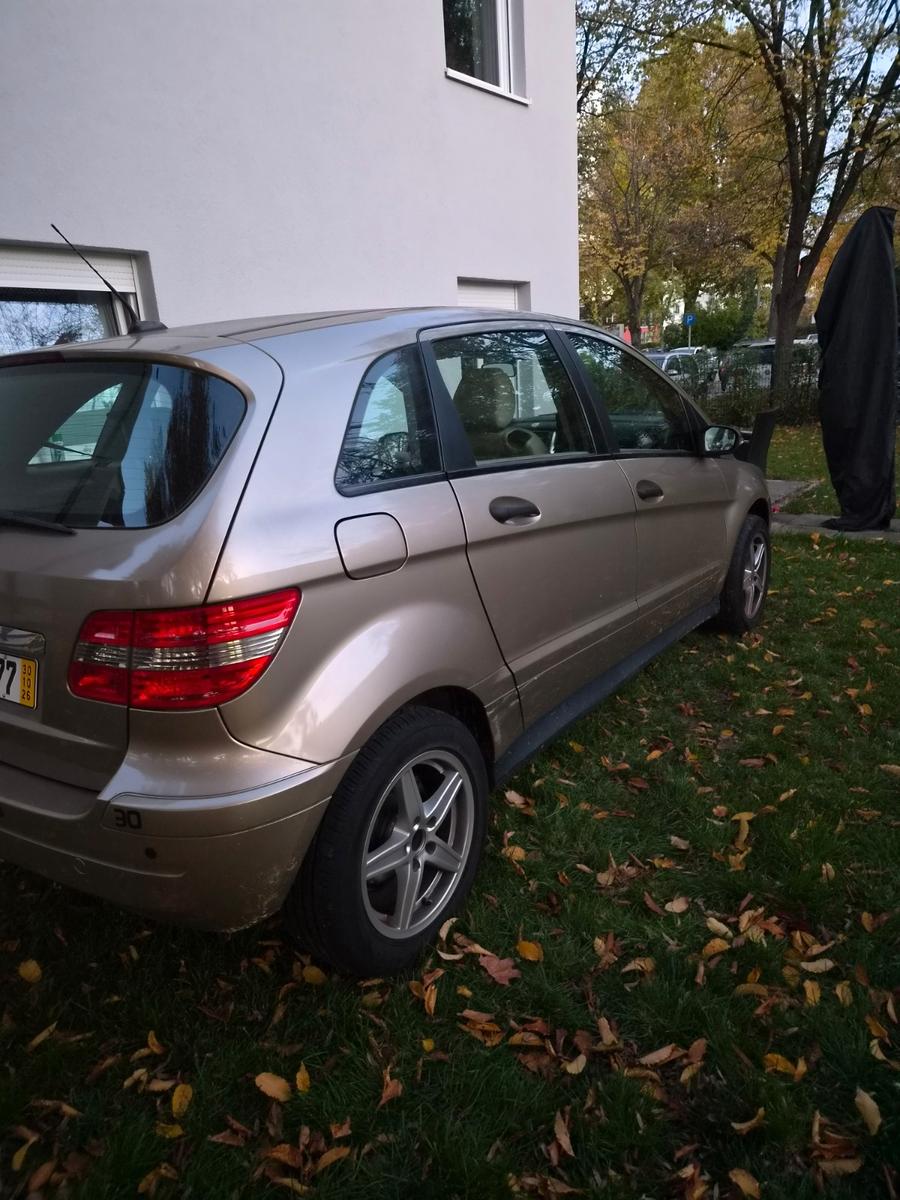 Mercedes-Benz B170 2006 — engine 1.699 cm³, 116 HP (85kW)