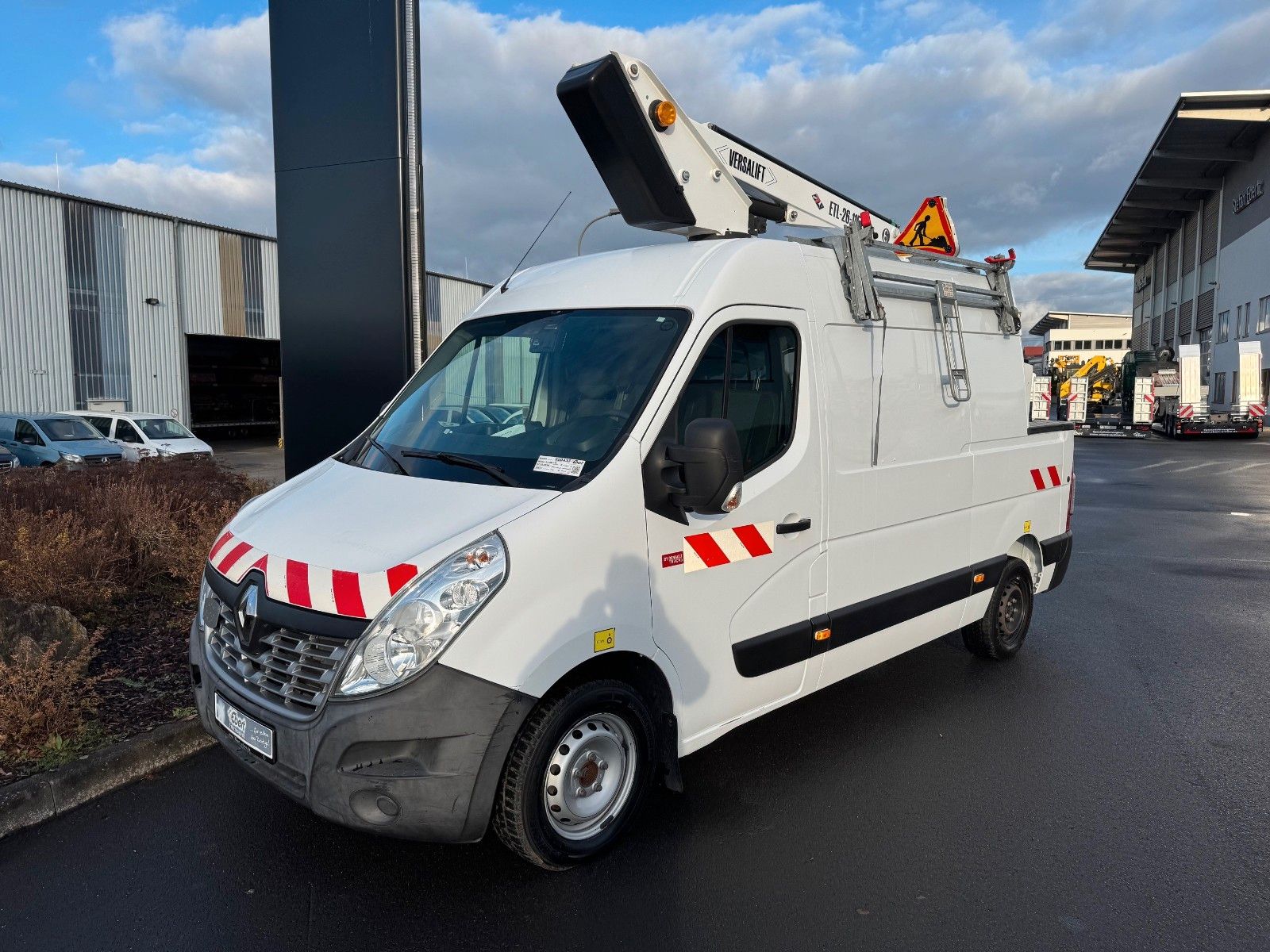 Fahrzeugabbildung Renault Master 2.3 dCi / VERSALIFT ETL-26, 11,3m