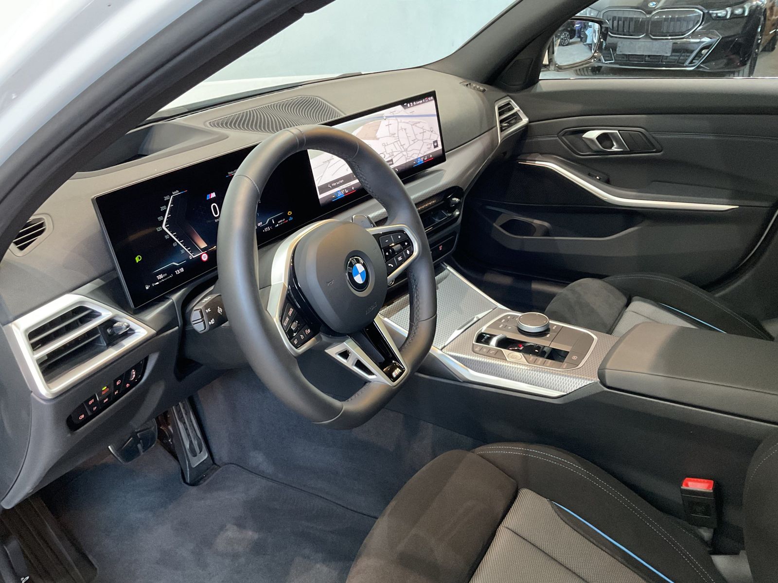Fahrzeugabbildung BMW 330d xDrive Touring M Sportpaket