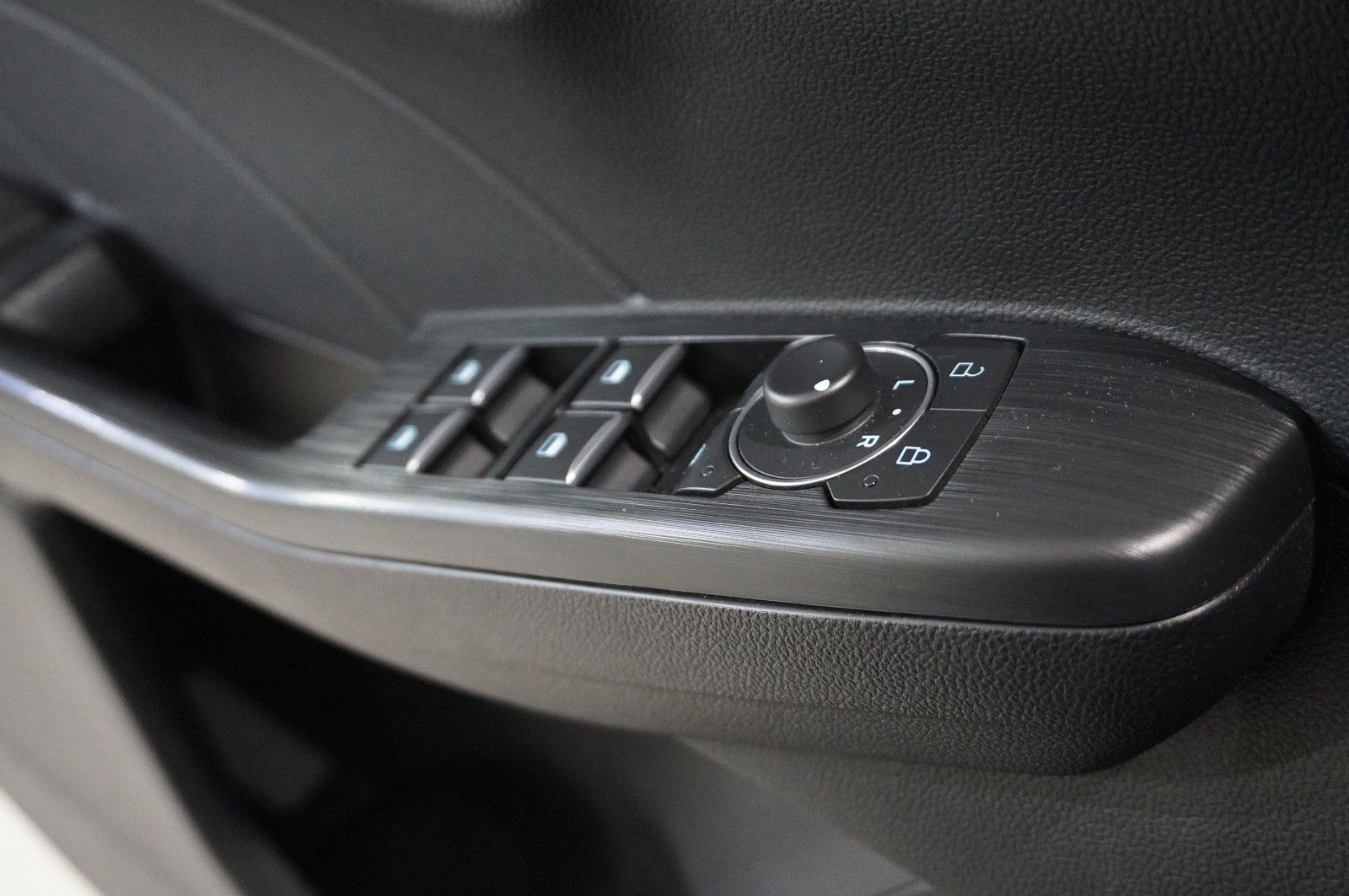 Fahrzeugabbildung Ford Kuga 2.5 HYBRID TITANIUM X 4X4 NAVI/LED/KAMERA