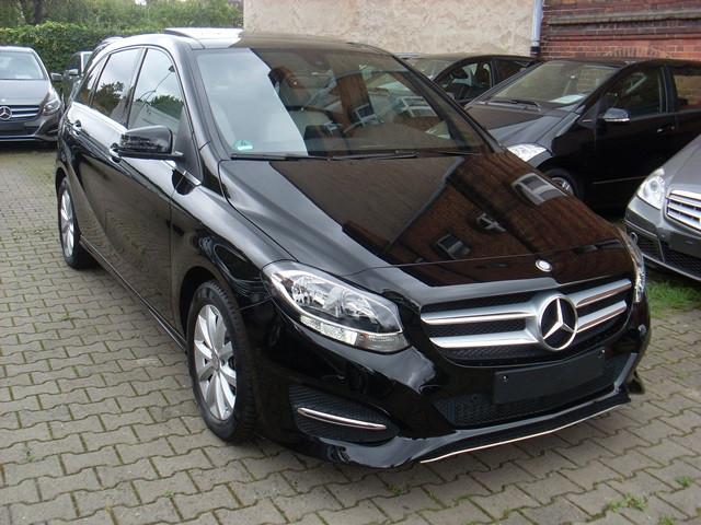 Mercedes-Benz B 200 Urban Autom / Panoramadach / Anhängerkuppl