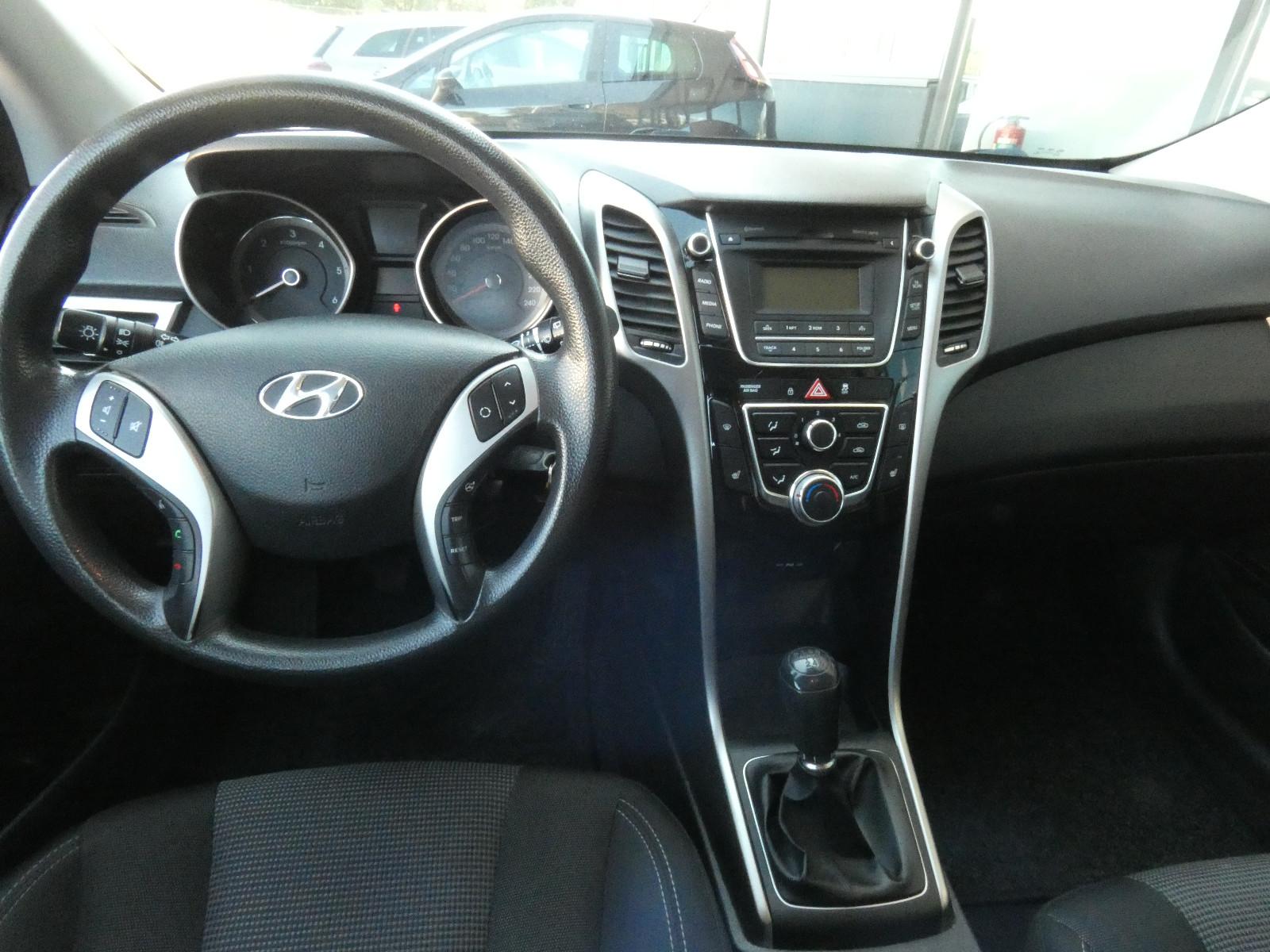 Hyundai i30 2014 — photo 9