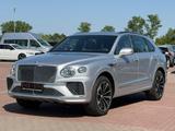 Bentley Bentayga 4.0 V8*4WD*PANO*LEDER*Facelift*MIETKAUF - silberne Bentley Bentayga