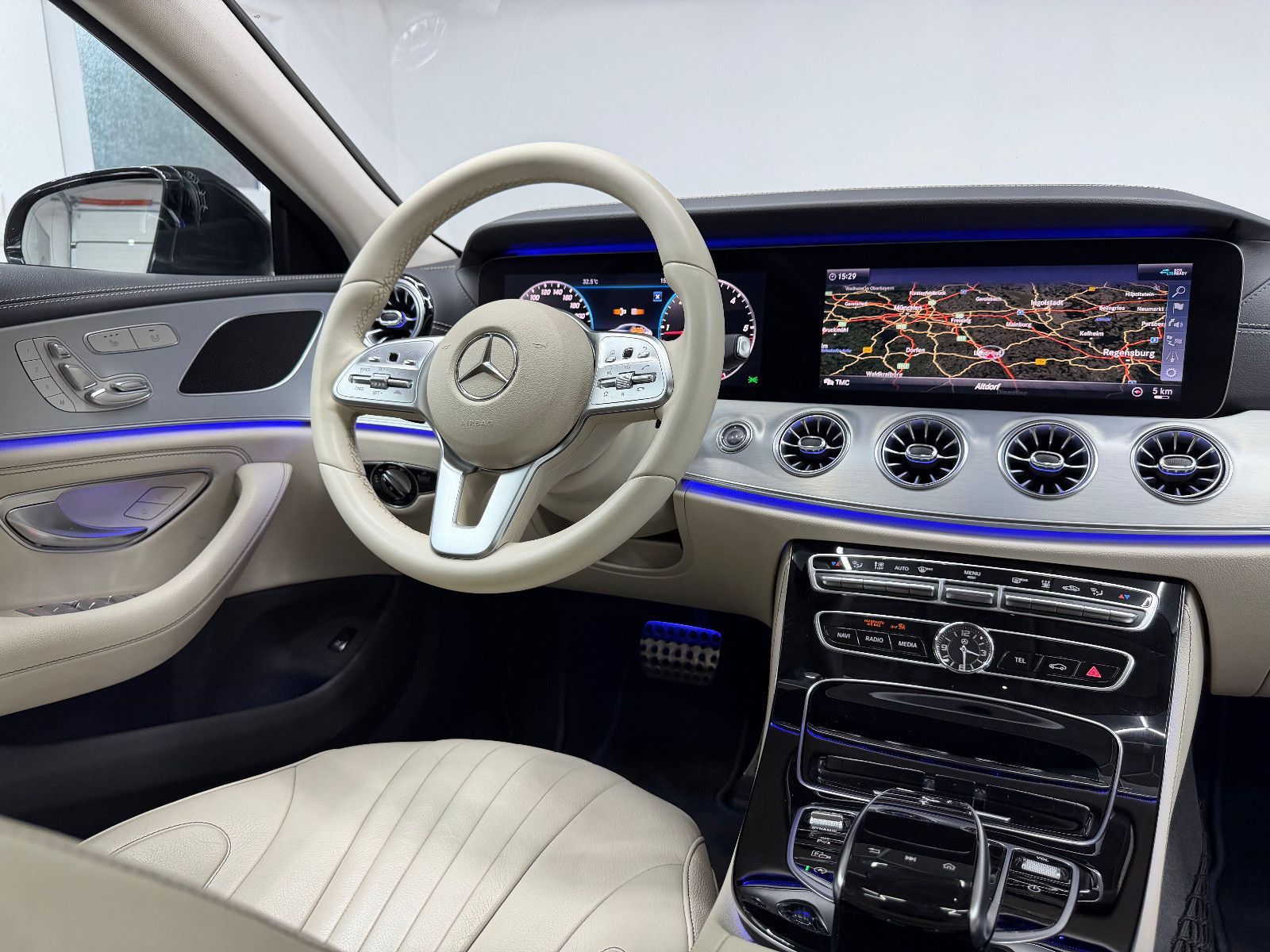 Fahrzeugabbildung Mercedes-Benz CLS 350 d 4Matic AMG-LINE/HuD/eGSD/DISTR+/STHZ