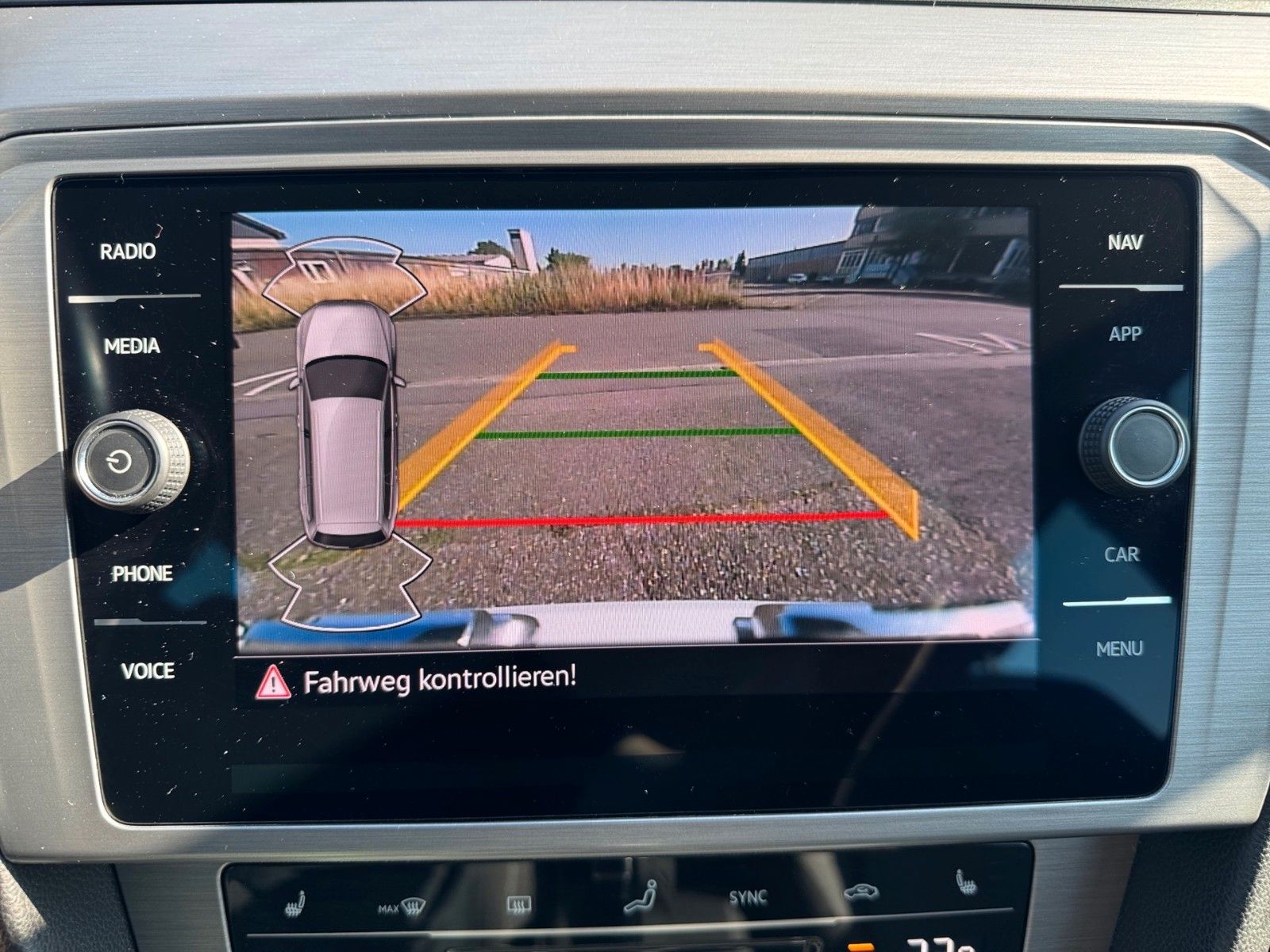 Fahrzeugabbildung Volkswagen Passat Variant Conceptline 1.5 TSI