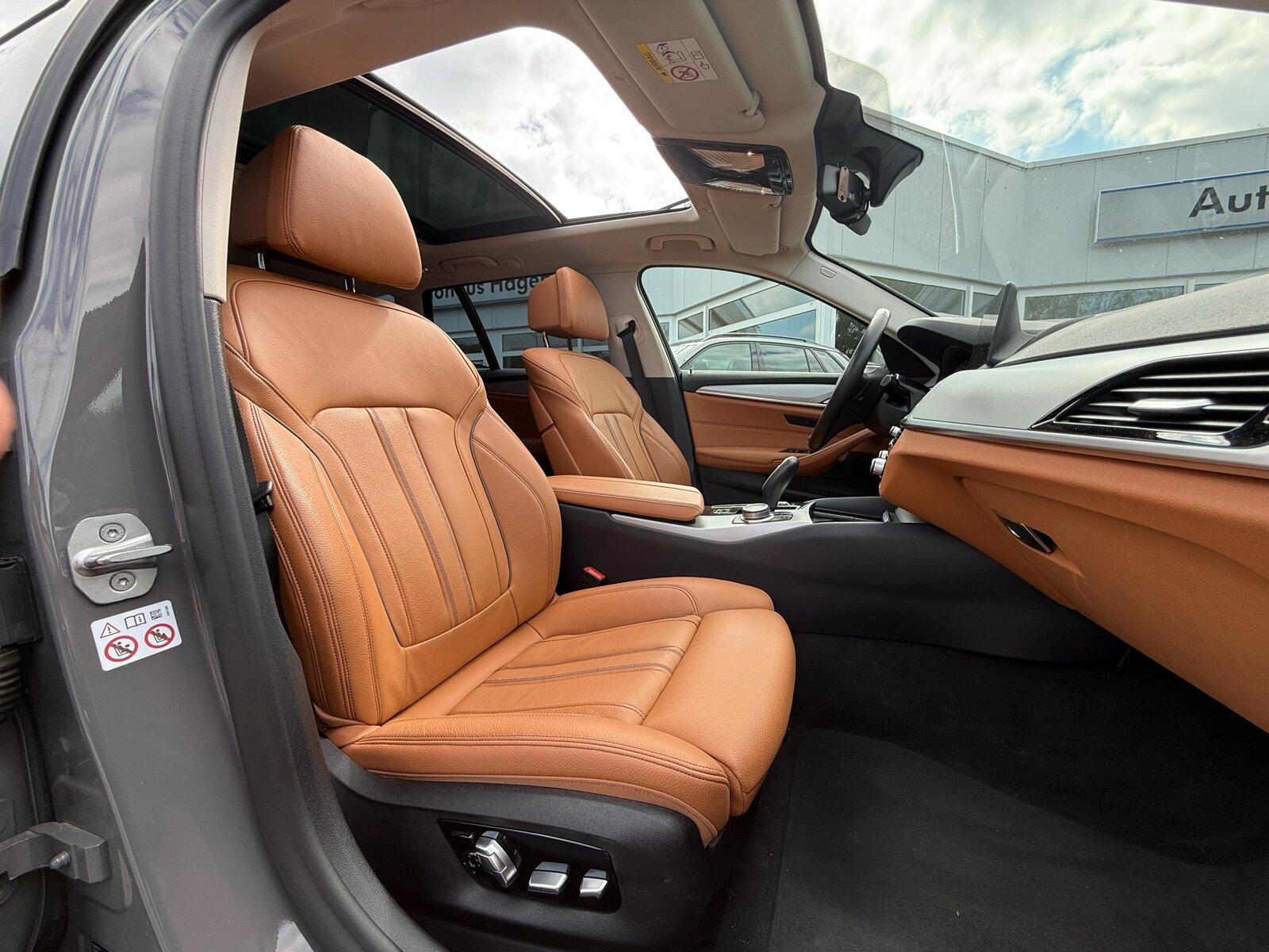 BMW 5er - 530 d Mild Hybrid PANO Leder AHK NAVI LED 