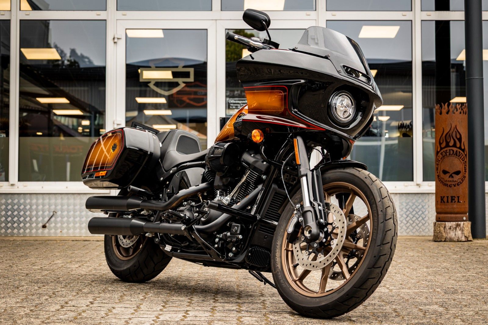 Fahrzeugabbildung Harley-Davidson FXLRST Low Rider ST 117 HeinzBikes Clubstyle SE
