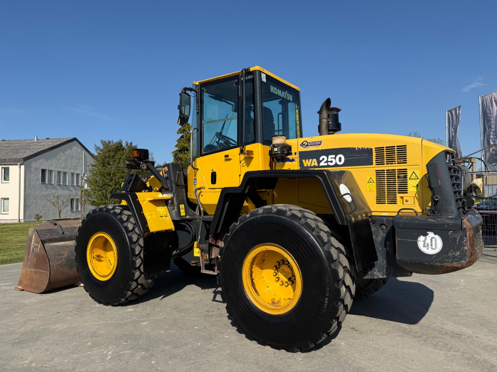 Komatsu WA250-5H++Waage++