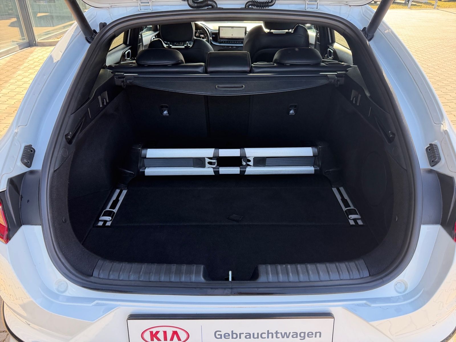 Fahrzeugabbildung Kia PROCEED 1.6T DCT7 GT NAV KOMF GD BASTUCK