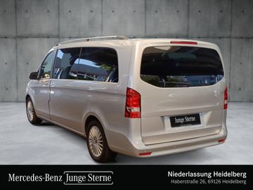 Mercedes V 220 - 9