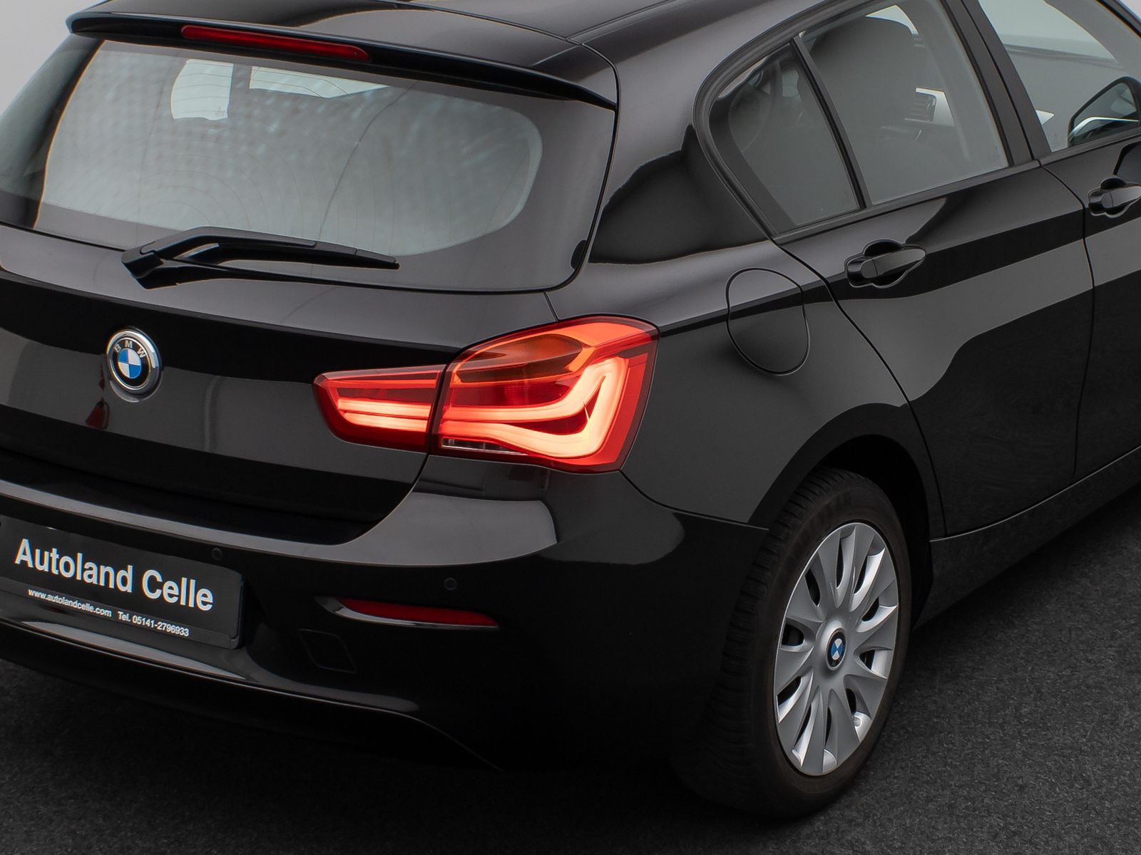 Fahrzeugabbildung BMW 118i PDChinten Sitzheizung Geschwindigkeitsreg.