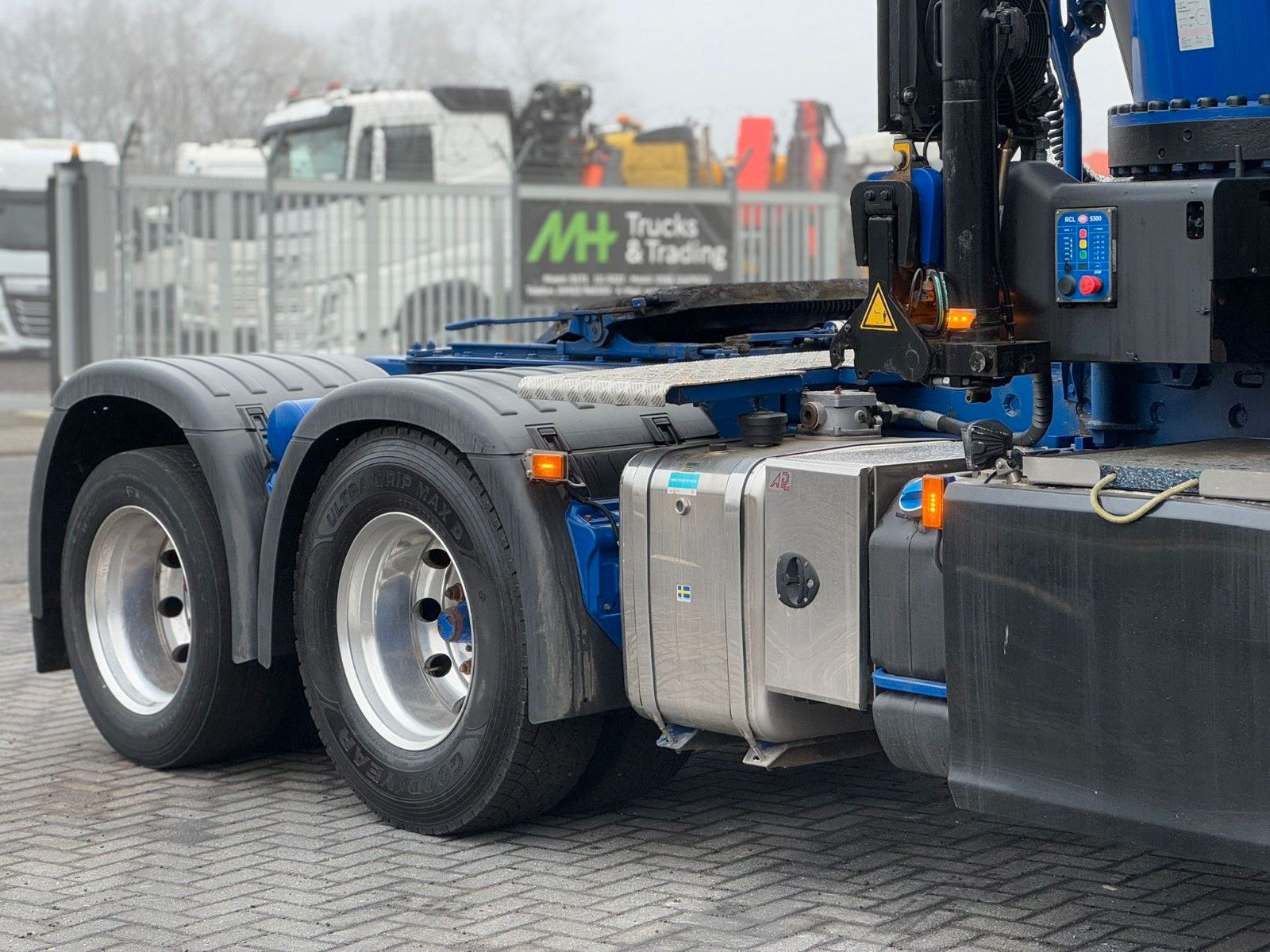 Fahrzeugabbildung Scania R580 V8 HMF 3220-K4 Kran Funk 66 t