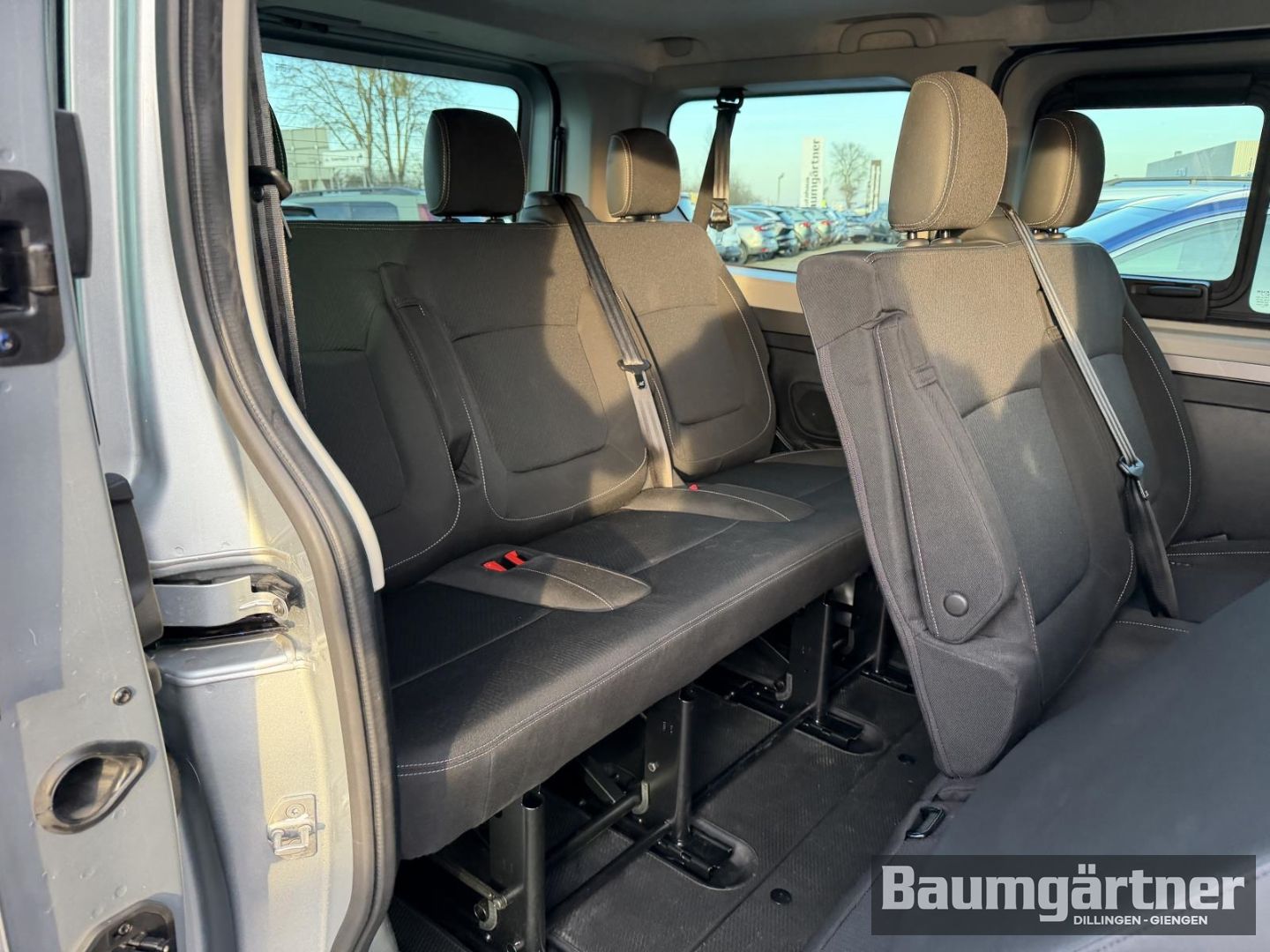 Fahrzeugabbildung Renault Trafic Combi Evolution Blue dCi 150 EDC 9-Sitzer