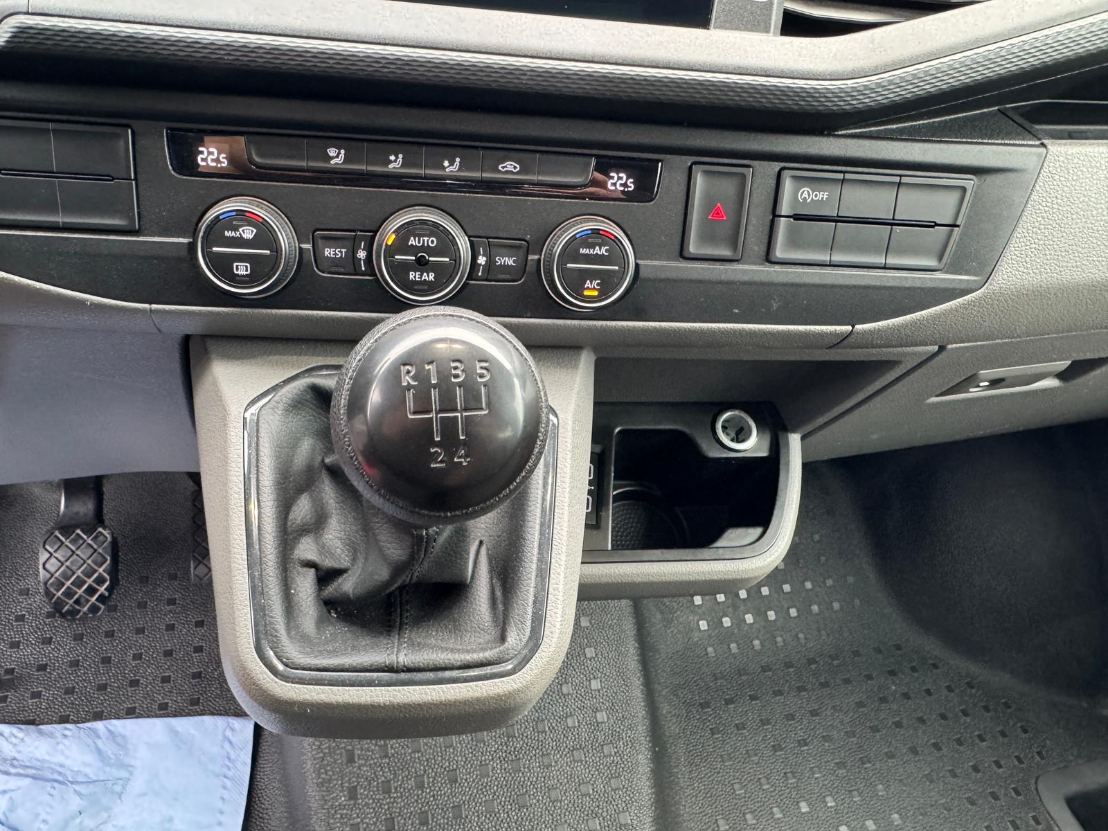 Volkswagen T6.1 2.0 TDI *CARAVELLE*9-SITZER*NAVI*APP-CONNEC