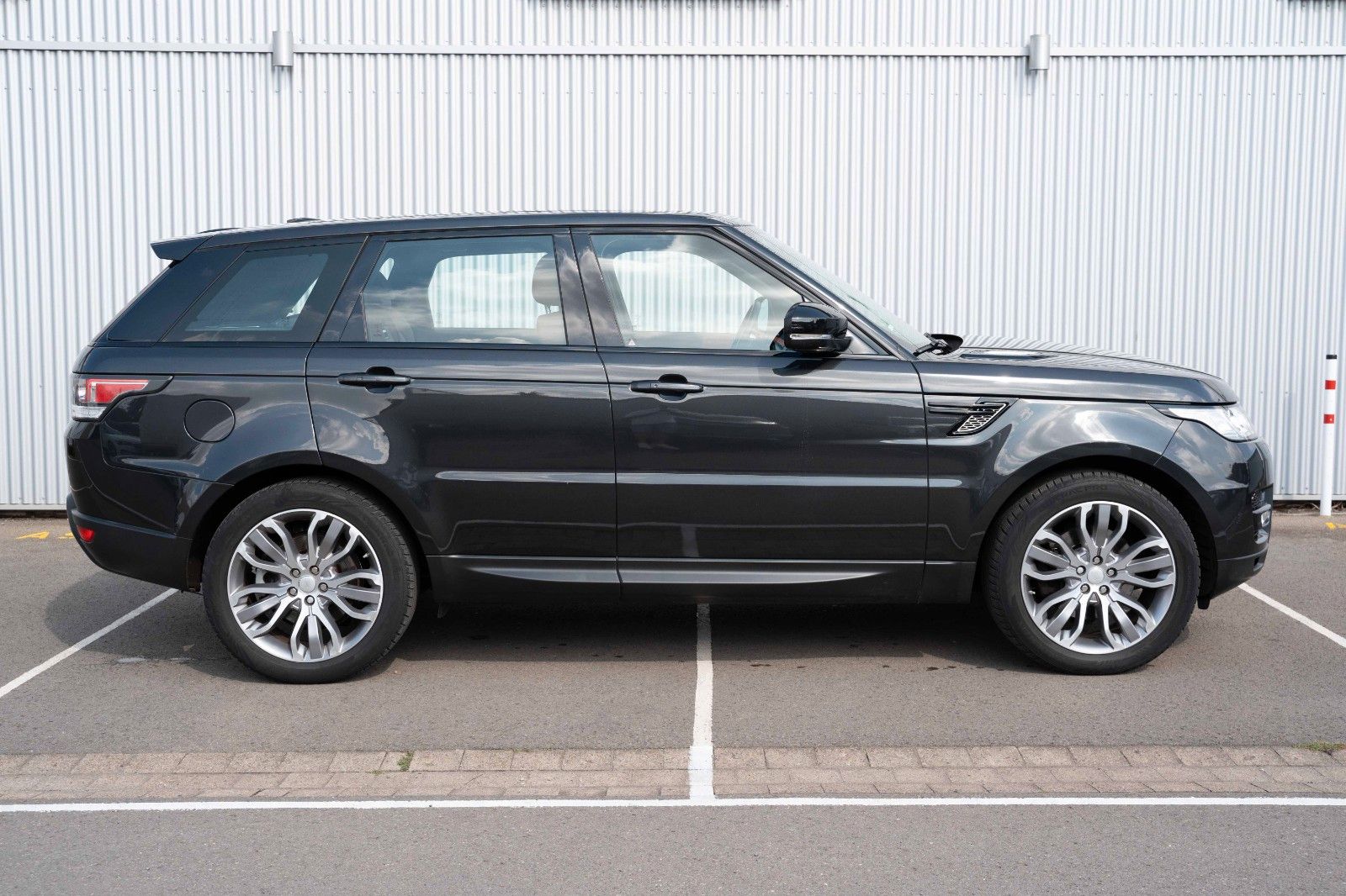 Fahrzeugabbildung Land Rover RANGE ROVER V6 AUTOBIOG LED VIRTC SITZBEL WLAN