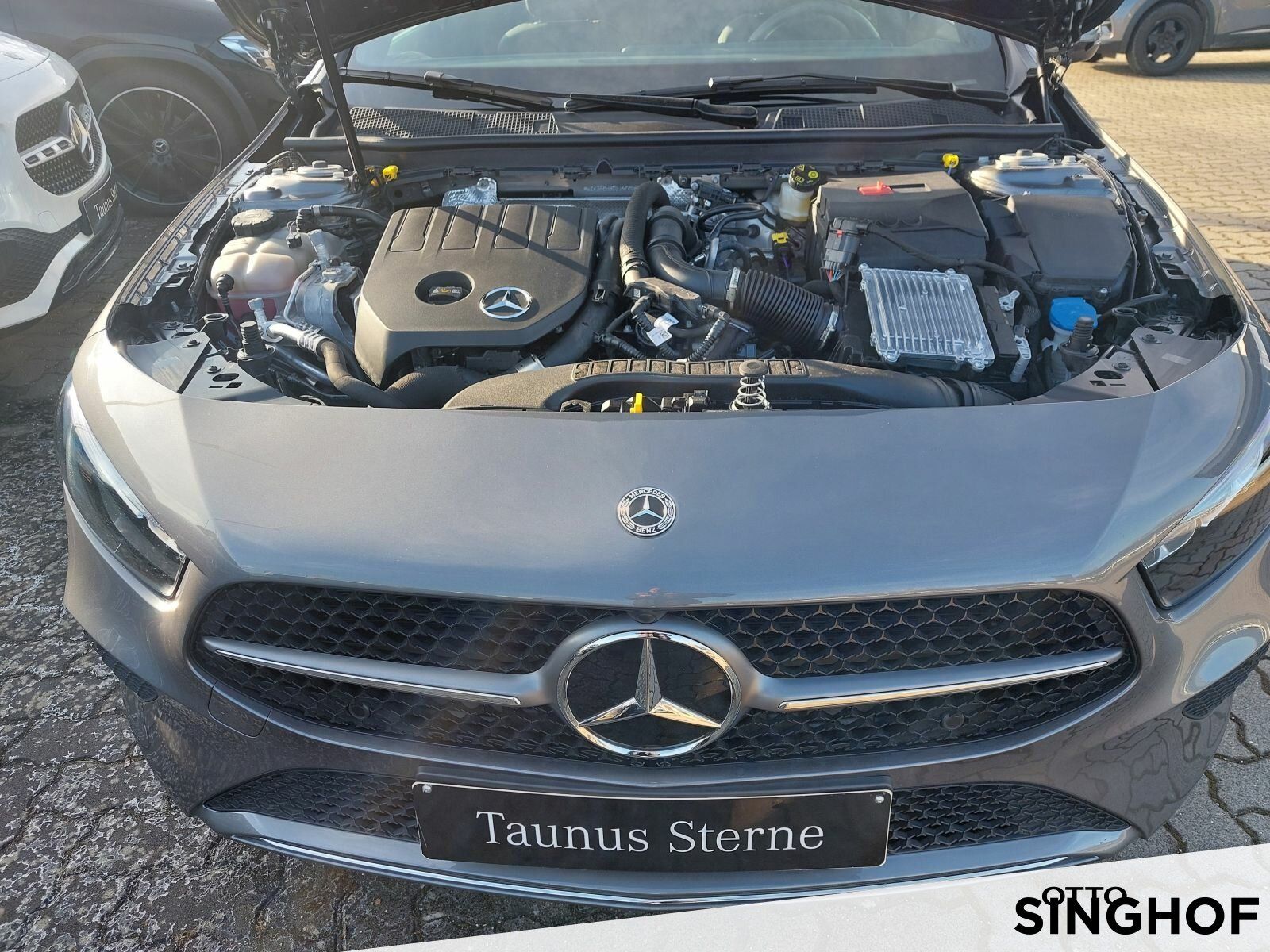 Fahrzeugabbildung Mercedes-Benz A 200 Progressive +Pano+LED+Rü Kam+MBUX+Winter+