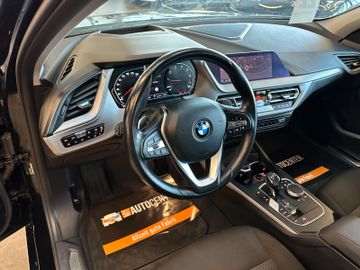 BMW 120 i *HEAD-UP*StandHZ*AHK*SPORT*2-ZONEN*CARPLAY
