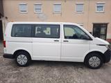 Volkswagen T6.1 Transporter Kombi 9-Sitzer - Volkswagen T5 Transporter: Von Privat