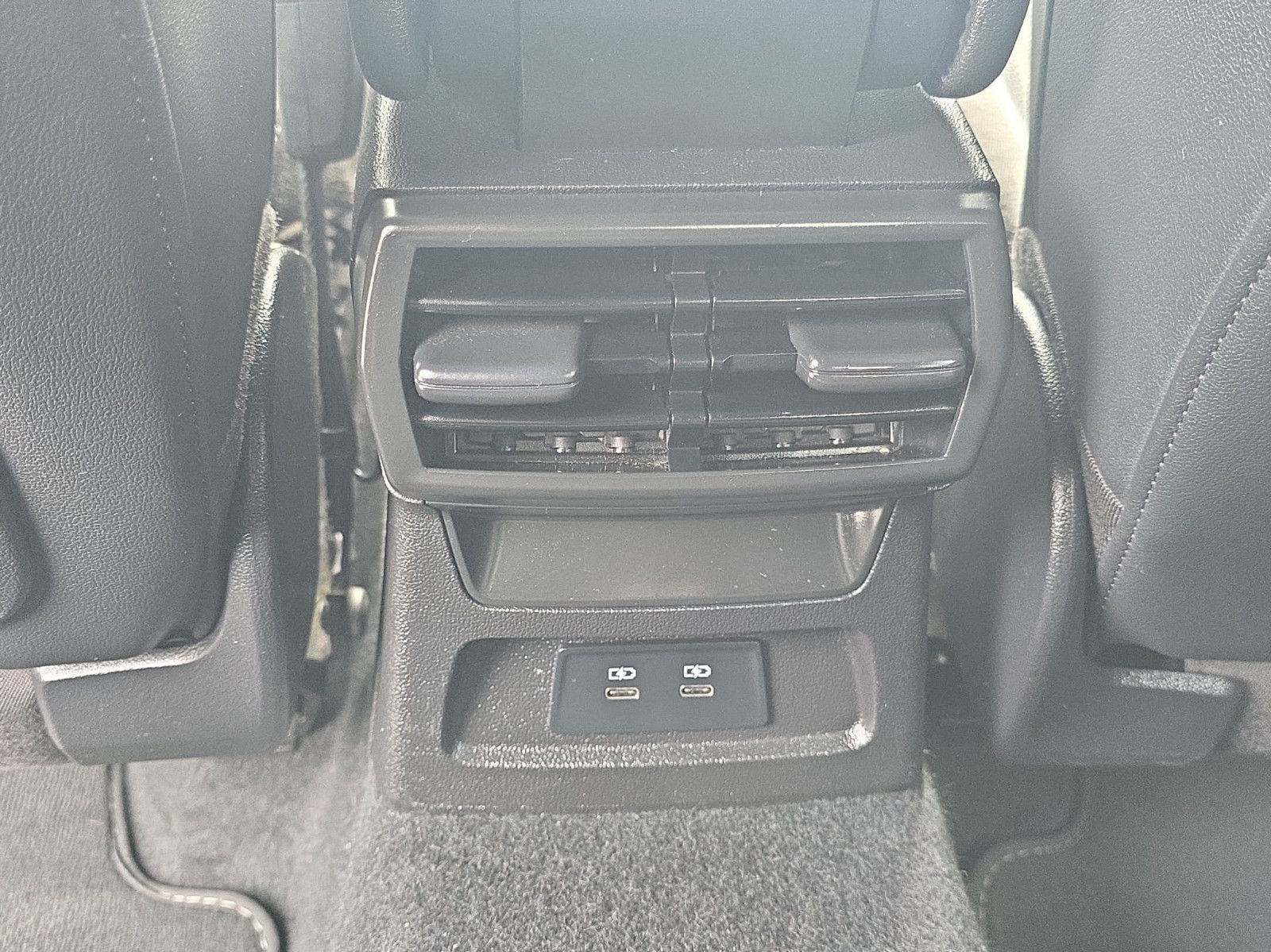 Fahrzeugabbildung Audi A3 Limousine 35 TFSI 3x S line CarPlayer LED