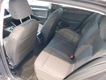 Volkswagen Golf - 6
