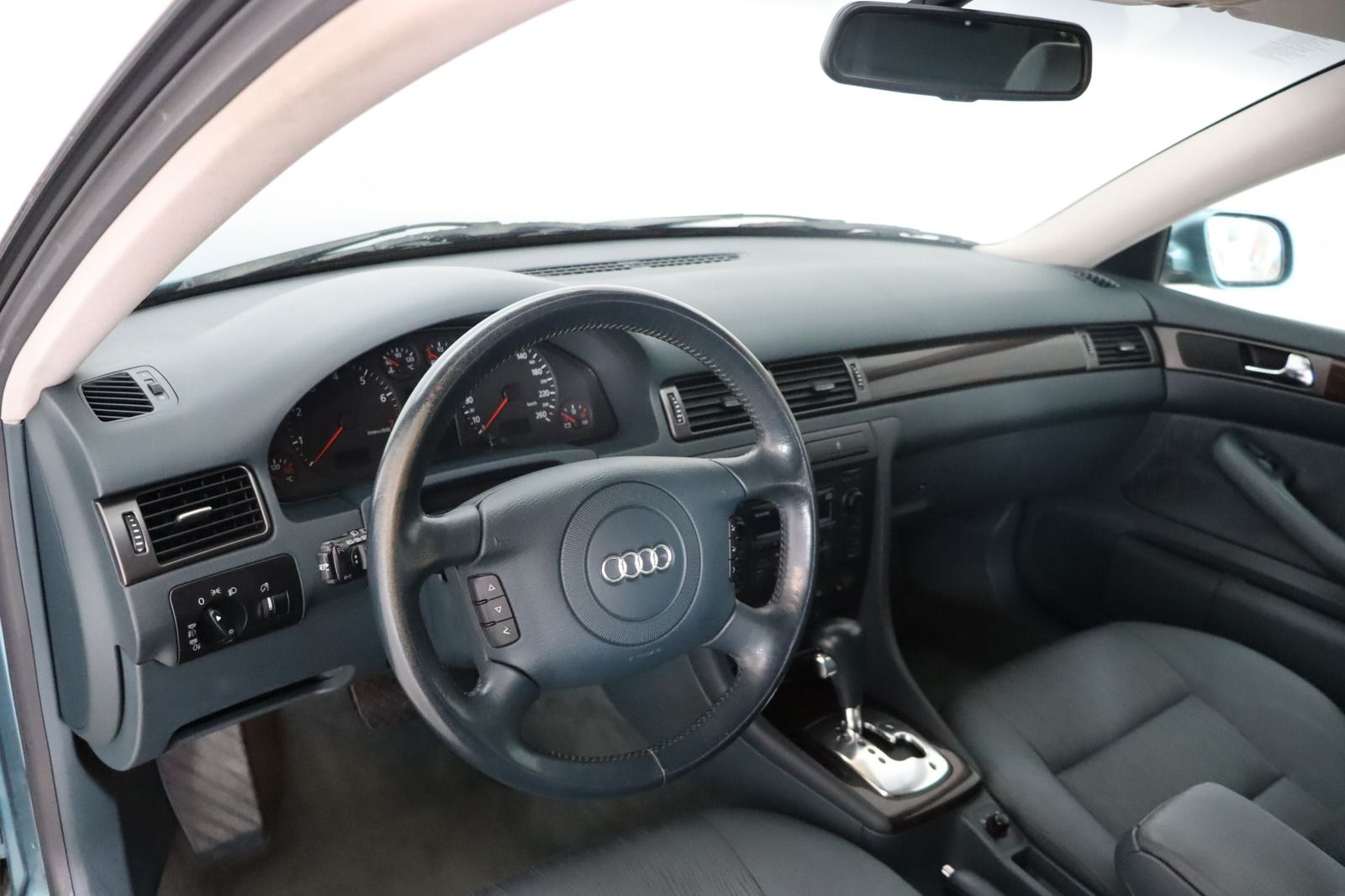 Fahrzeugabbildung Audi A6 2.8 multitronic Avant * Xenon * Memory * PDC