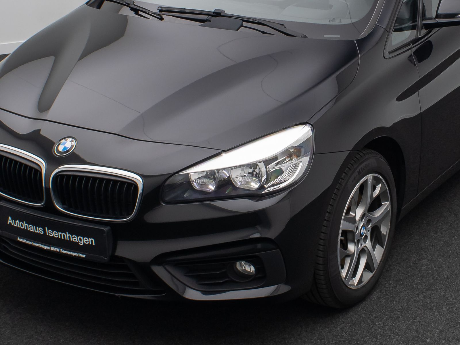 Fahrzeugabbildung BMW 220d Active Tourer HUD NaviPlus H/K Panorama DAB