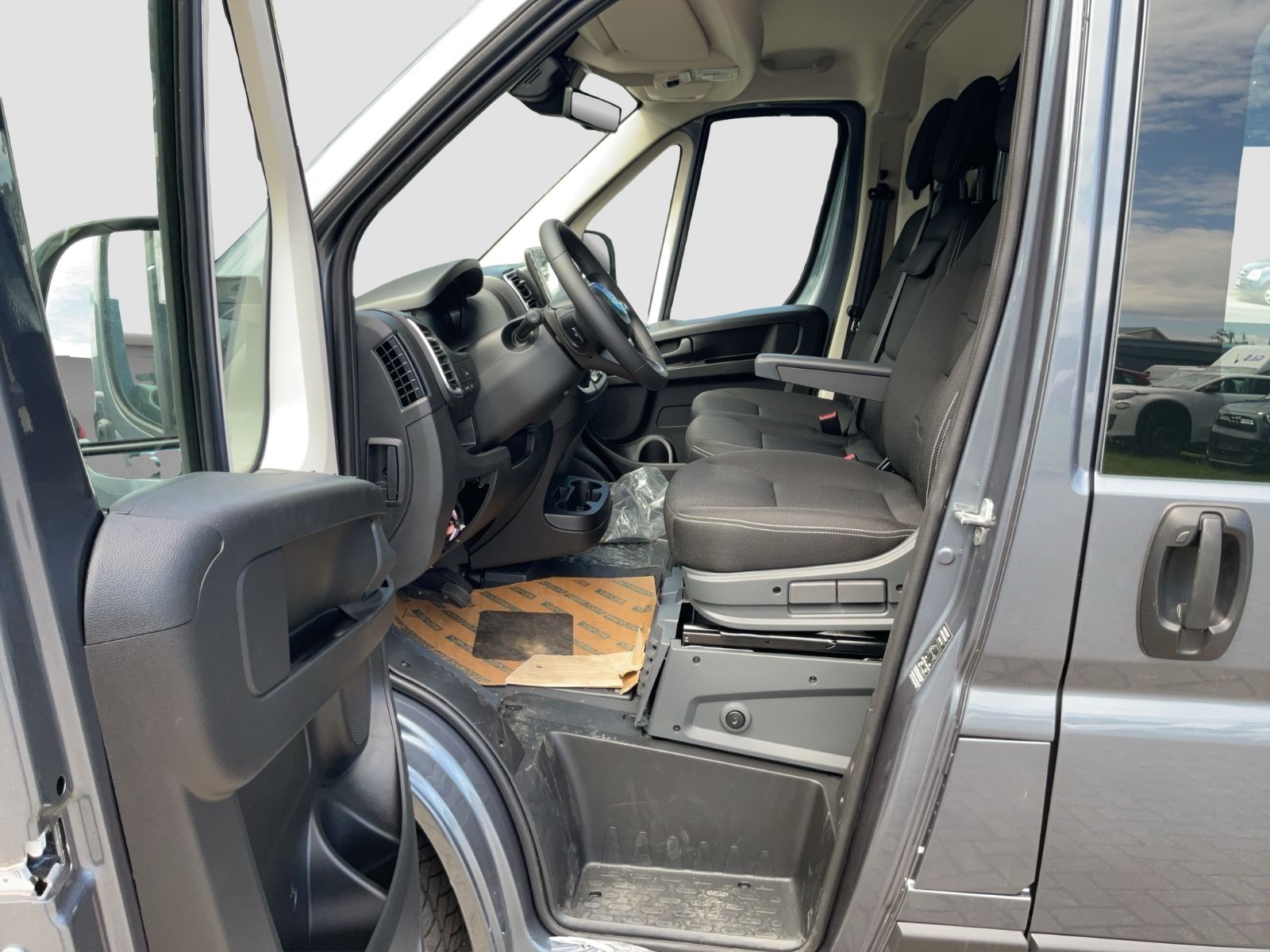 Fahrzeugabbildung Fiat Ducato L3H2 180 Automatik 2x SCHIEBETÜR VERGLAST