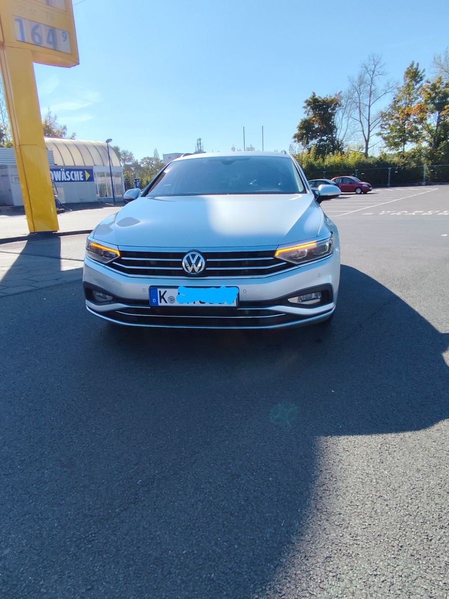 VW Passat Variant 2.0 TDI SCR DSG Business Vari...