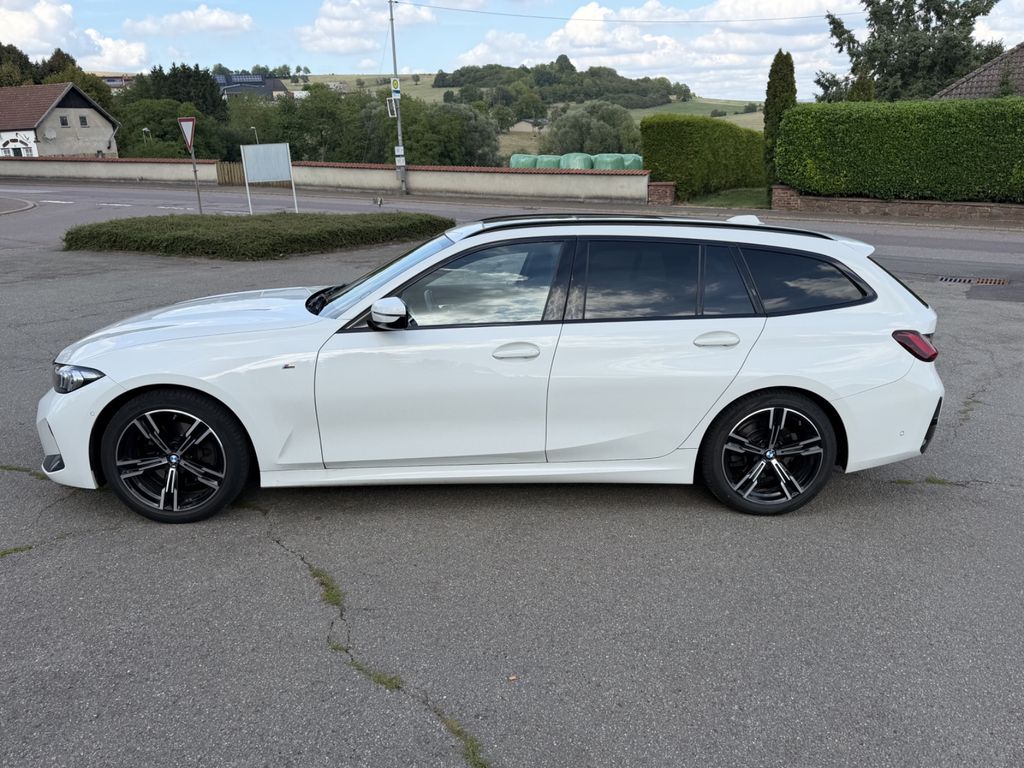 Image of BMW 320