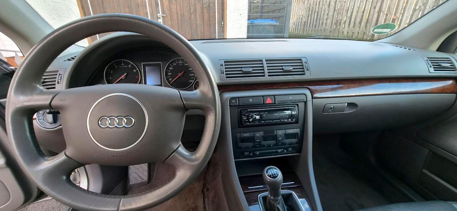 Audi A4 2004 — photo 14