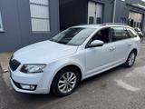 Skoda Octavia 1.6 TDI CR 105 CV DSG Elegance*EUR - Skoda Octavia: TDI Elegance