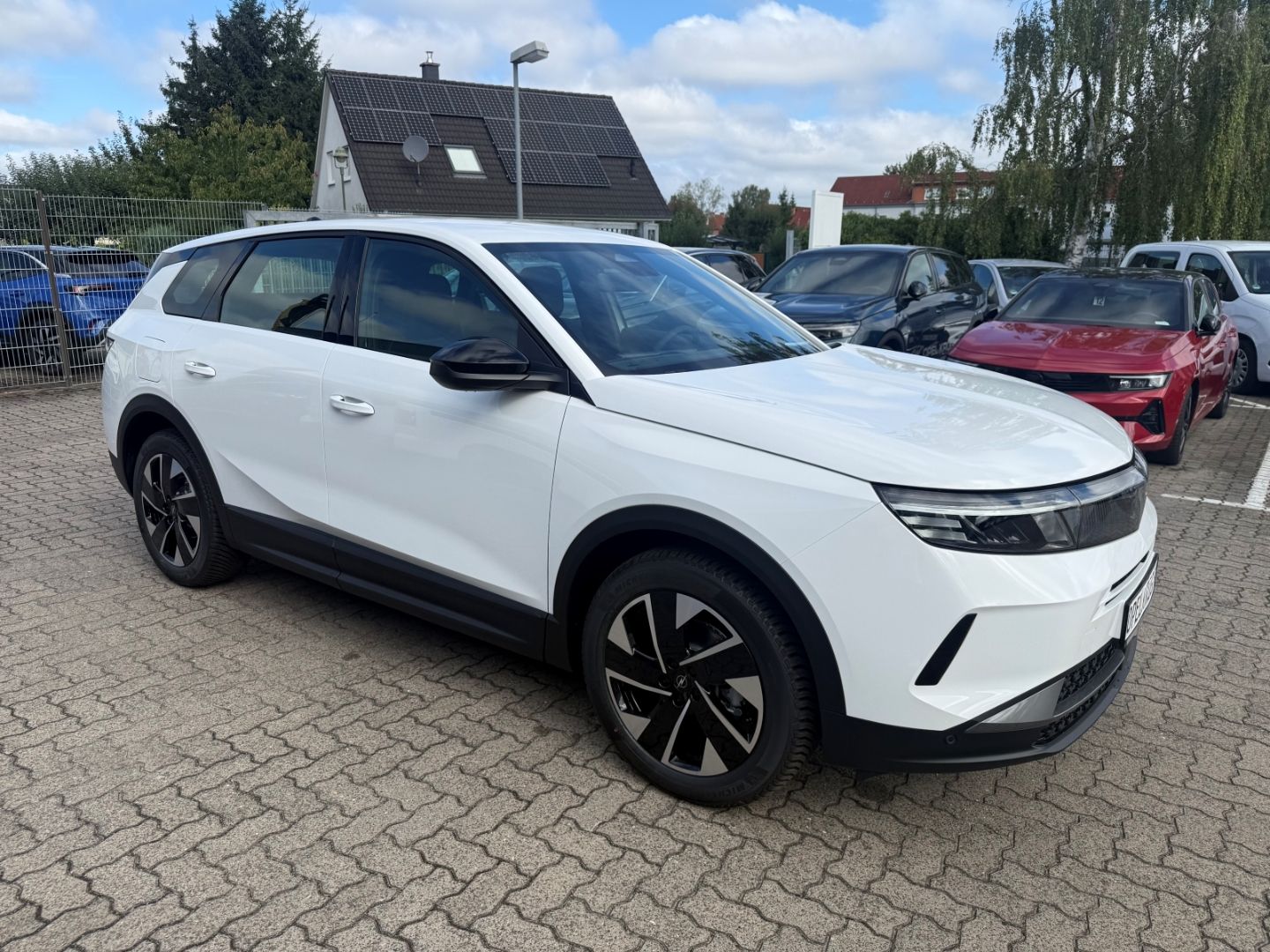 Fahrzeugabbildung Opel Grandland 1.2 Edition SHZ+LHZ+Kamera+Allwetter