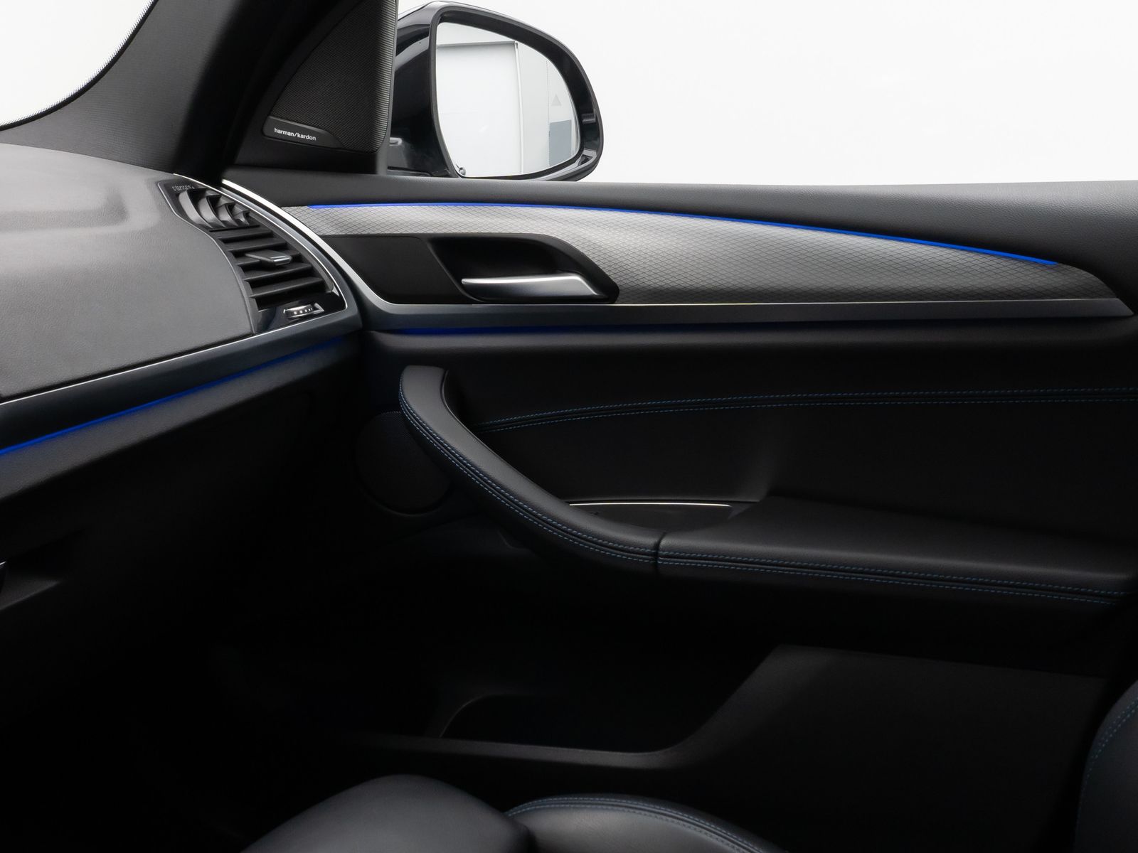 Fahrzeugabbildung BMW X3 xD20d M Sport Kamera HUD DAB H/K AHK Komfort