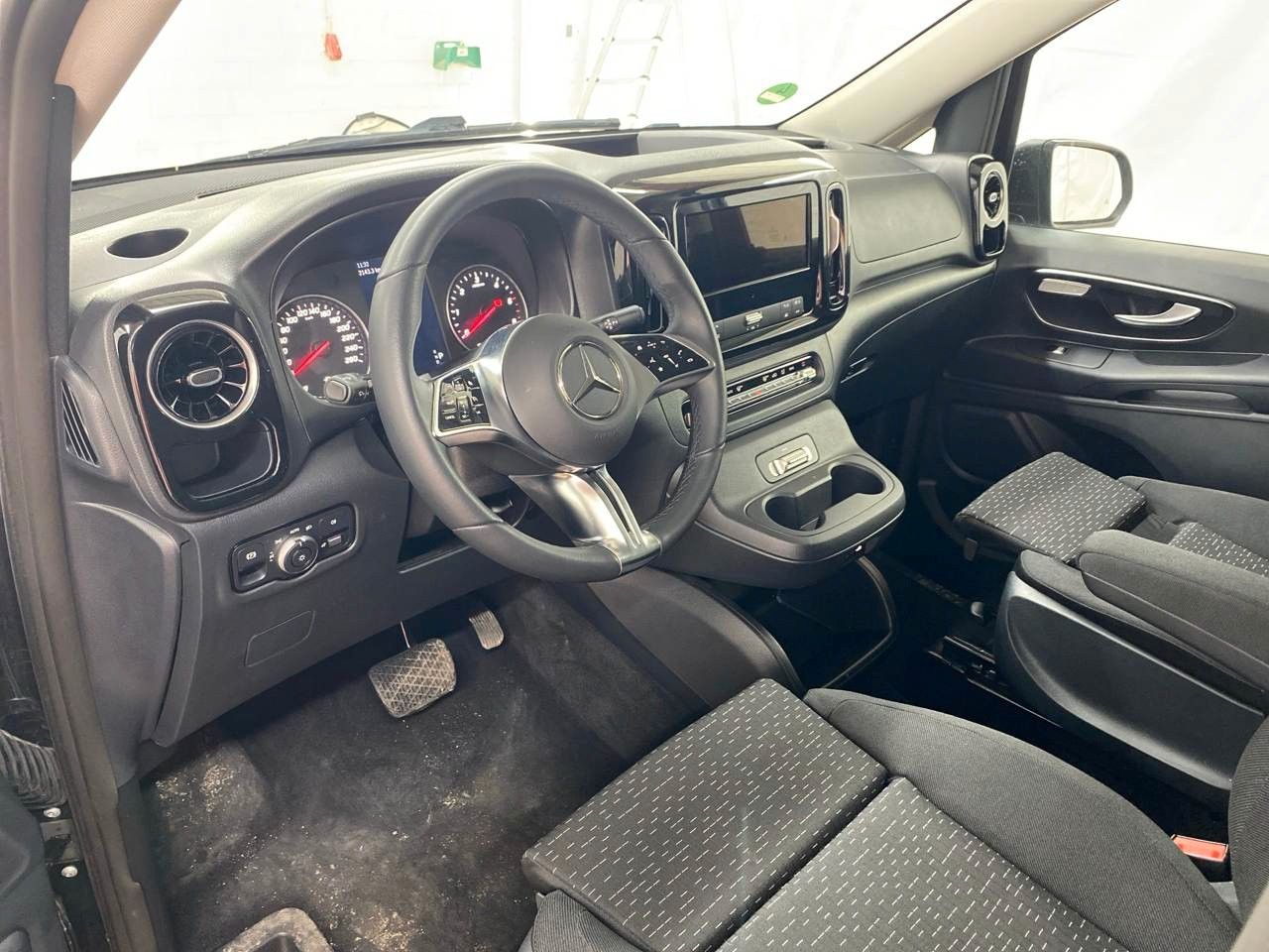 Fahrzeugabbildung Mercedes-Benz Vito 116 CDI Tourer SELECT AHK2,5to 2xKlima LED