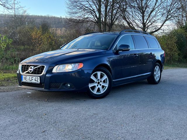 Volvo V70 Kombi Edition PRO*D5 215PS 2,4l 8x Bereift