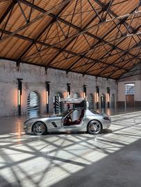 صورة 10 لـ 2010 Mercedes-BENZ SLS AMG