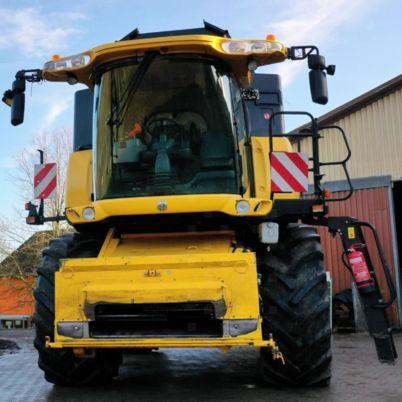 New Holland CX7090 Elevation
