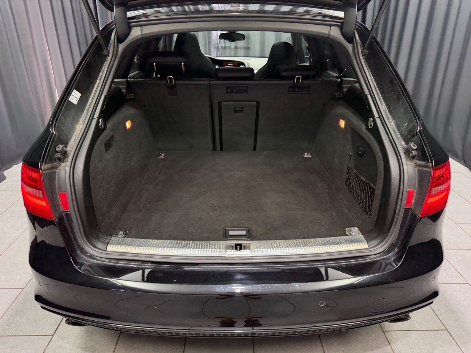 Fahrzeugabbildung Audi A4 Avant S line quattro|B&O|RS-SITZE|NAVI