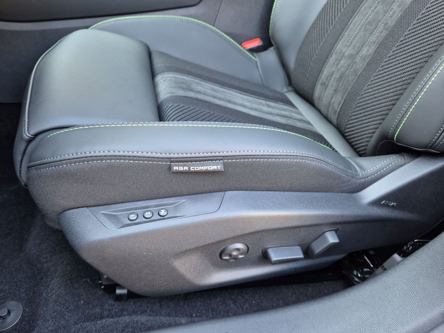 Peugeot 408 - Bild 21