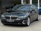 BMW 530d LEDER+STNDH+GSHD+HUD+TV+ACC+360+SoCLO+4xKLI - mit Diesel-Antrieb: Tv