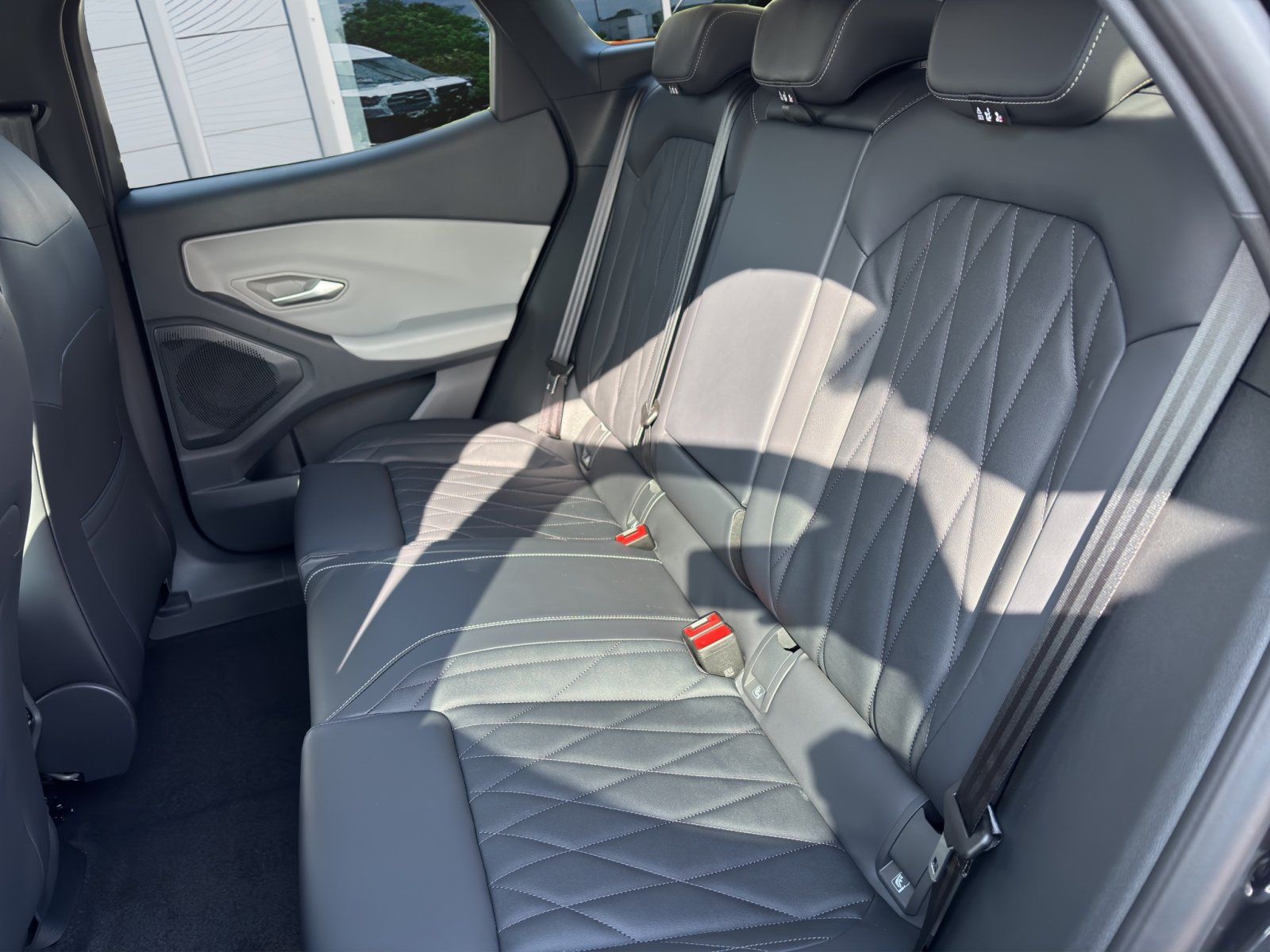 Fahrzeugabbildung Ford Explorer eMotor Premium RWD